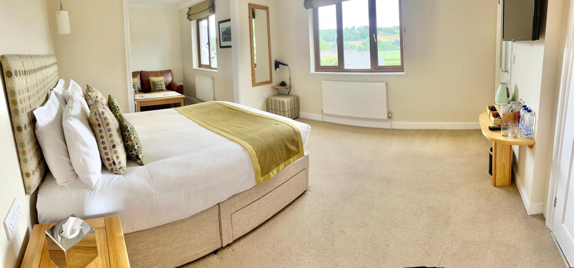 Roseberry House Panzió Newcastle Emlyn Kültér fotó