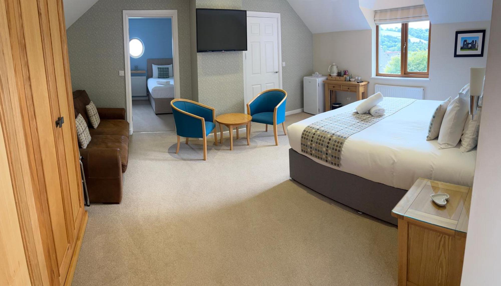 Roseberry House Panzió Newcastle Emlyn Kültér fotó