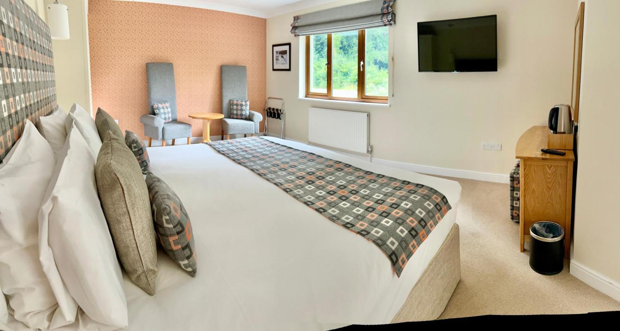 Roseberry House Panzió Newcastle Emlyn Kültér fotó