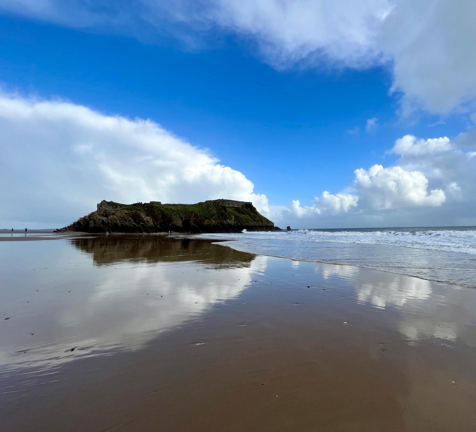 Roseberry House Panzió Newcastle Emlyn Kültér fotó